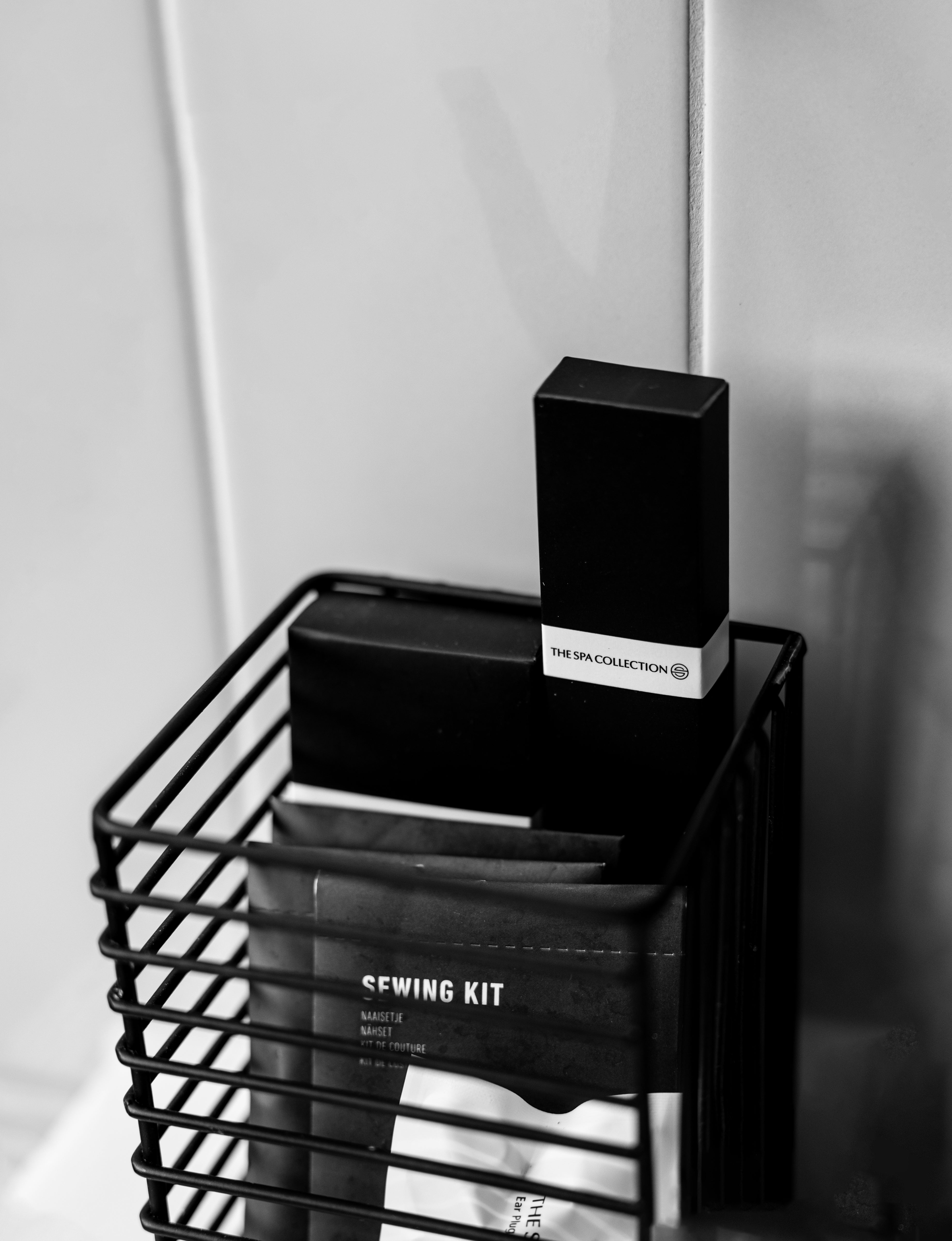 Shaving set in black paper box - The Spa Collection